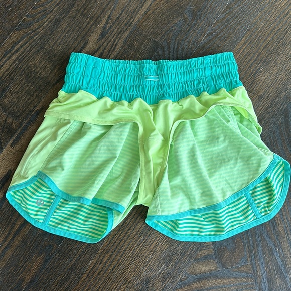 Lululemon tracker shorts - Picture 3 of 3